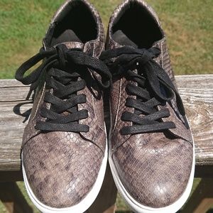 ABEO Kenneth Cole Marlow Metatarsal - EUC